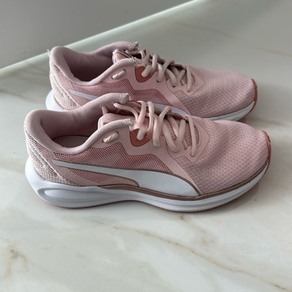 Puma sneakers 3
